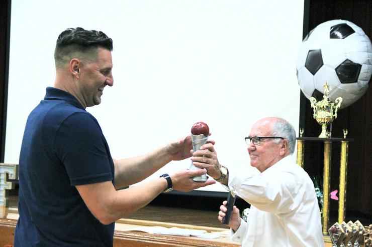 Accepting Coaching Award from Fred Maas